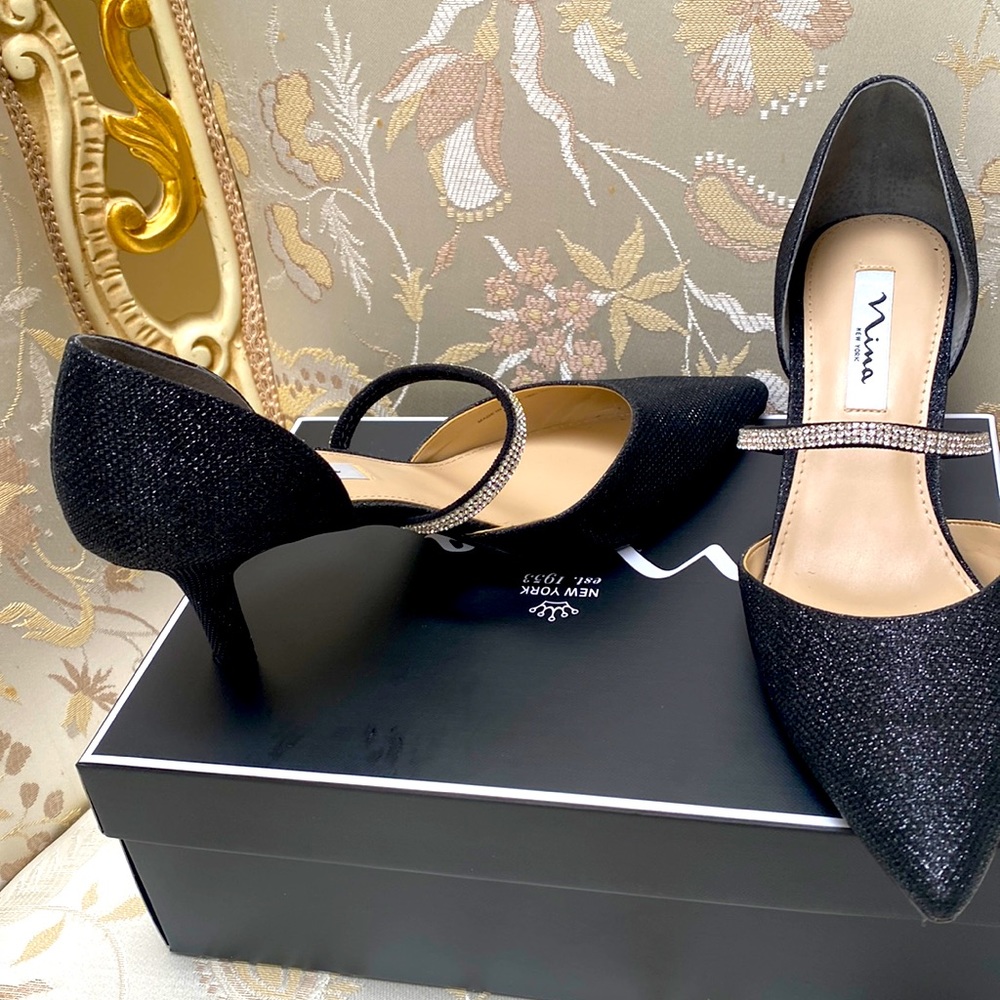 Evening black silver shoes low heels pointy Rhine stones glitter size 9